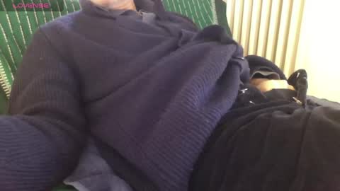 Snapshot of mynakedbeach chatting on March 8, 8:11 am Bi sexy guy lovense hush is on private is open or password show tip if you like. online show from March 8, 8:11 am