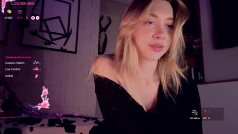 mynameisnikki_ online show from November 21, 6:23 am