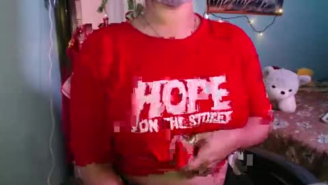 Snapshot of myra_luxe9 chatting on May 12, 1:41 pm Myra Kannu online show from May 12, 1:41 pm