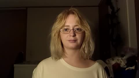 Annie Archer online show from October 21, 12:00 am