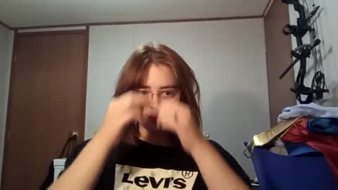 Annie Archer online show from November 4, 1:05 am