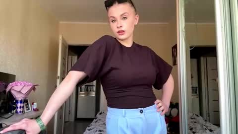 Snapshot of myriamprovencio chatting on March 23, 7:12 am Ele online show from March 23, 7:12 am