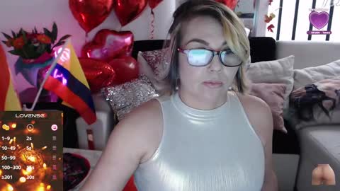 Myrna Sessions online show from February 17, 8:04 pm