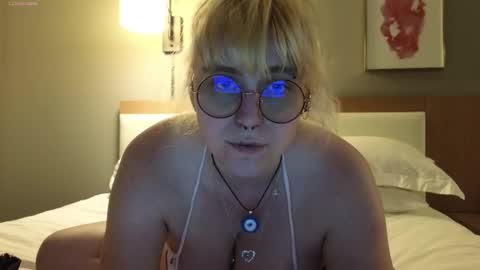 Myrtle Faust online show from January 15, 4:39 am