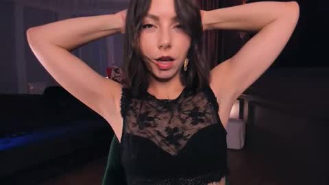 Snapshot of mysstica chatting on November 21, 11:58 pm Maria online show from November 21, 11:58 pm