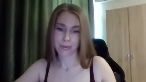 Snapshot of myst_velvet chatting on June 1, 9:11 am myst_velvet online show from June 1, 9:11 am