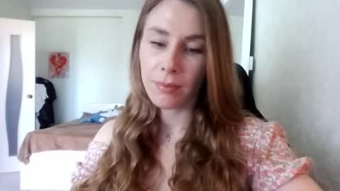 Snapshot of myst_velvet chatting on June 4, 8:20 am myst_velvet online show from June 4, 8:20 am