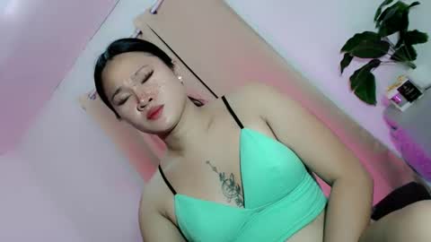 Snapshot of mysterious_honeyghe chatting on March 20, 6:35 pm mysterious_honeyghe online show from March 20, 6:35 pm