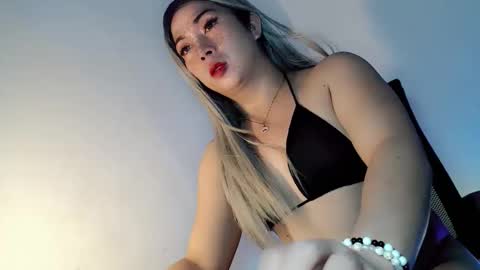 kimmy online show from February 25, 2:27 pm