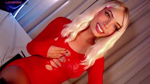 Snapshot of mysterious_olivia chatting on February 23, 12:37 pm Olivia online show from February 23, 12:37 pm