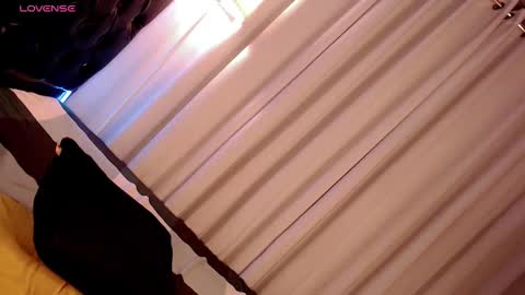 Snapshot of mysterious_olivia chatting on March 9, 5:33 am Olivia online show from March 9, 5:33 am