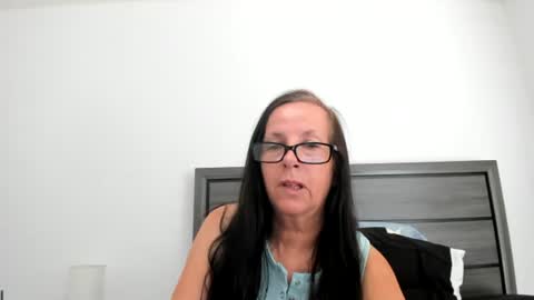 mysteriouspeachgoddess online show from September 12, 3:01 pm