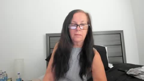 mysteriouspeachgoddess online show from September 14, 1:10 pm