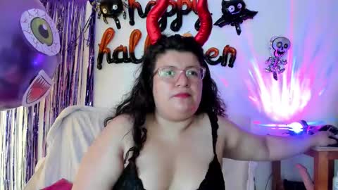 Snapshot of mystery_psique chatting on November 1, 3:36 pm mystery_psique online show from November 1, 3:36 pm