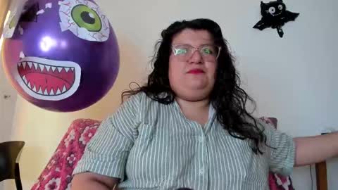 Snapshot of mystery_psique chatting on November 6, 7:04 pm mystery_psique online show from November 6, 7:04 pm