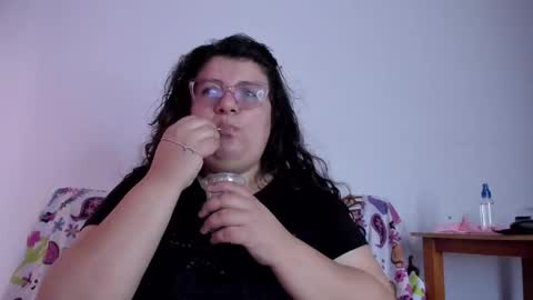 Snapshot of mystery_psique chatting on November 14, 7:23 pm mystery_psique online show from November 14, 7:23 pm