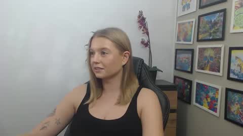 Erica online show from November 6, 1:12 pm