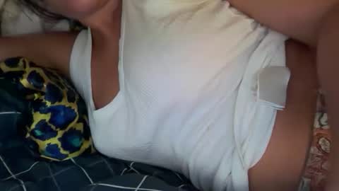 Snapshot of mysterylady00 chatting on February 6, 6:51 am mysterylady00 online show from February 6, 6:51 am