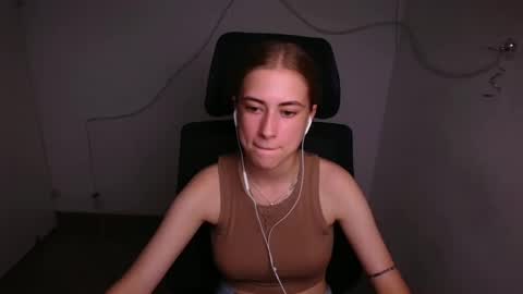Emelie online show from September 10, 5:35 pm