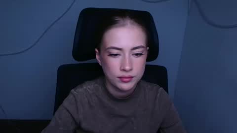 Emelie online show from September 13, 11:21 am