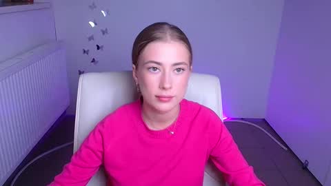 Emelie online show from September 17, 11:12 am