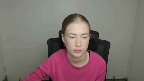Emelie online show from September 19, 5:31 am