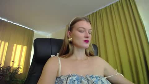 mysticvenus_ online show from October 19, 9:43 am