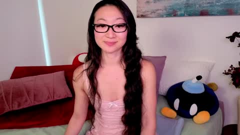Snapshot of mysweetsofie1 chatting on April 2, 12:52 am MySweetSofie online show from April 2, 12:52 am