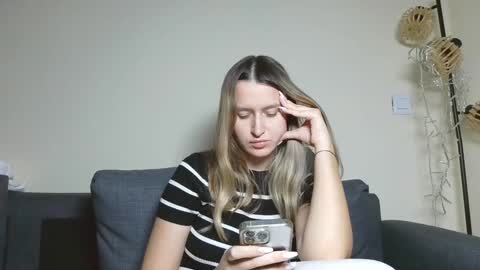 Eva online show from December 14, 7:03 pm