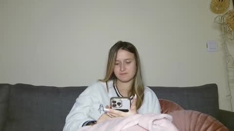 Eva online show from December 16, 9:09 pm
