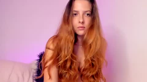 Snapshot of n1rvanamoon chatting on June 19, 3:33 am n1rvanamoon online show from June 19, 3:33 am
