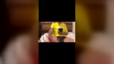 Snapshot of n3n3_pr chatting on April 3, 4:49 pm Porce online show from April 3, 4:49 pm