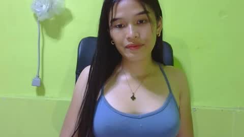 Snapshot of n3ssa chatting on November 20, 8:58 am nessa online show from November 20, 8:58 am