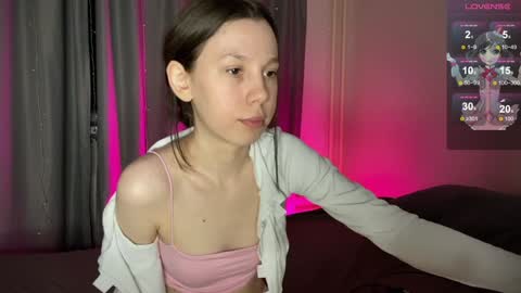 Snapshot of na_prikole_ chatting on January 23, 10:33 pm Vanessa and Julia online show from January 23, 10:33 pm