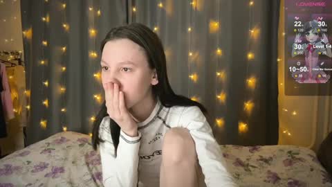 Snapshot of na_prikole_ chatting on February 10, 8:31 pm Vanessa and Julia online show from February 10, 8:31 pm