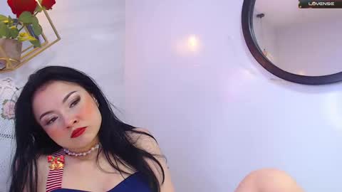 naamah_b online show from December 7, 1:29 pm