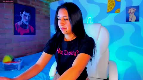 Snapshot of naaoomi chatting on January 7, 8:52 pm Camila- free online show from January 7, 8:52 pm