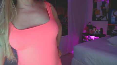 Snapshot of nadia_vixen chatting on January 4, 6:09 am Nadia Vixen online show from January 4, 6:09 am