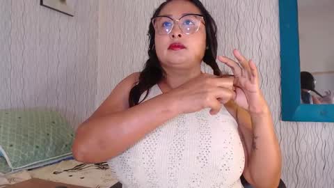 Nadia online show from November 5, 10:15 am