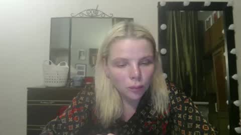 nadyagt online show from May 21, 9:44 pm