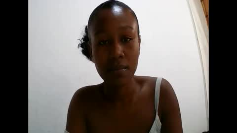 nah296652 online show from June 2, 6:37 am