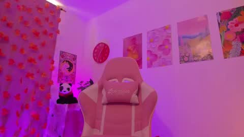 Snapshot of naharasoler chatting on October 26, 4:35 pm Nahara Soler online show from October 26, 4:35 pm