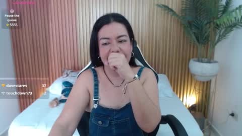 N A H I A online show from January 15, 2:46 pm