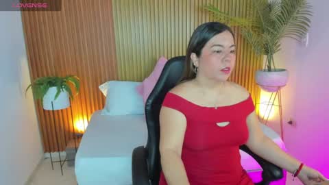 Snapshot of nahia_13 chatting on July 29, 12:14 pm N A H I A online show from July 29, 12:14 pm