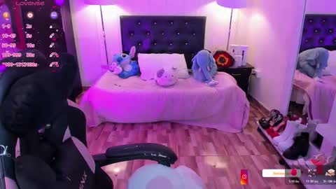 NAHIARA EVANS online show from March 7, 4:09 am