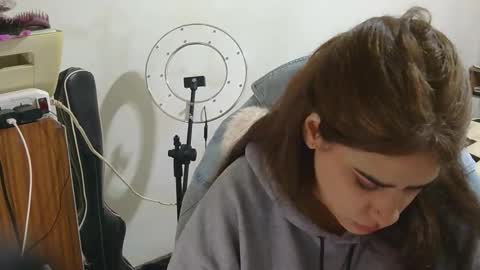 nahiarabiel online show from October 29, 2:19 pm