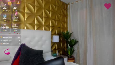 Snapshot of nahiavictoria chatting on January 23, 10:01 pm NahiaVictoria online show from January 23, 10:01 pm