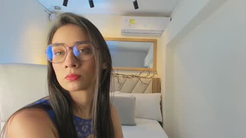 Snapshot of nahimithompson chatting on March 19, 7:29 pm Nahimi online show from March 19, 7:29 pm