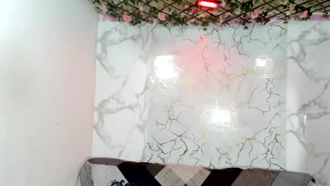nahomi_hot2002 online show from July 12, 1:13 pm