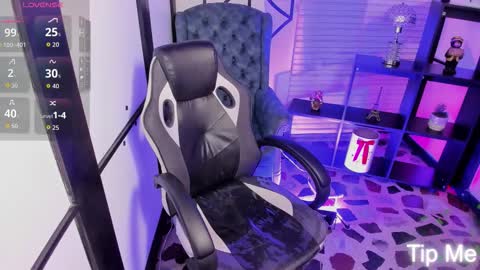 Snapshot of nahomirichards chatting on October 18, 6:05 am Nahomi online show from October 18, 6:05 am